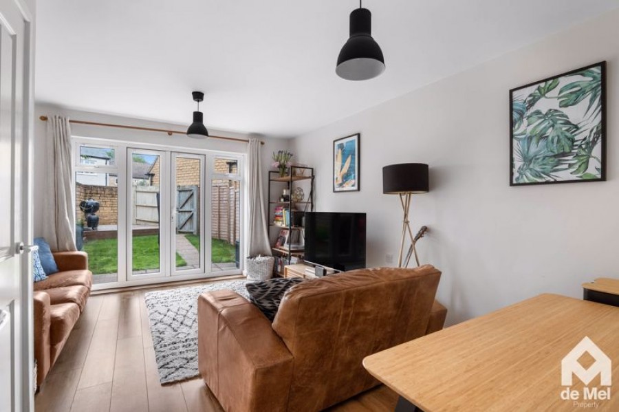 Images for Knapps Crescent, Woodmancote