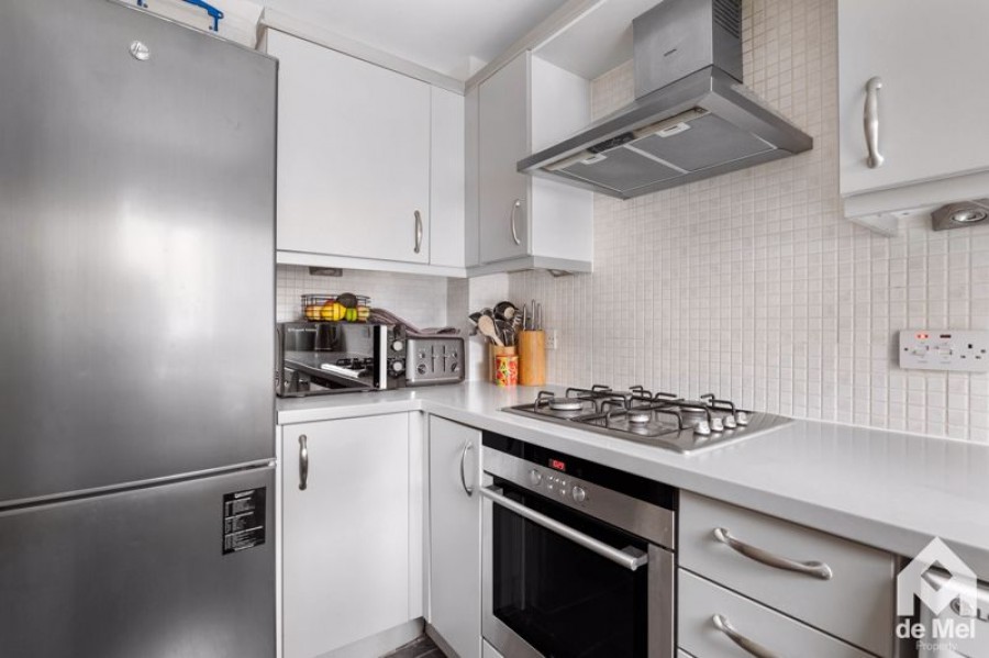 Images for Knapps Crescent, Woodmancote