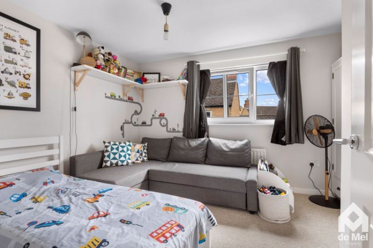 Images for Knapps Crescent, Woodmancote