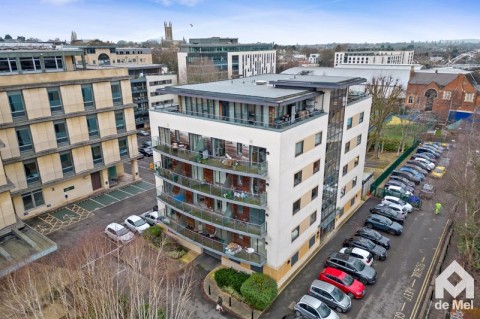 View Full Details for St. James Square, Cheltenham, Gloucestershire, GL50 - EAID:deMelProperty, BID:de Mel Property