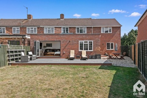 View Full Details for Woodmans Way, Bishops Cleeve, Gloucestershire, GL52 - EAID:deMelProperty, BID:de Mel Property