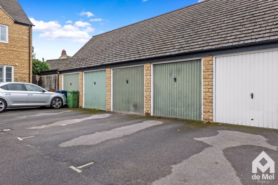 Images for Knapps Crescent, Woodmancote