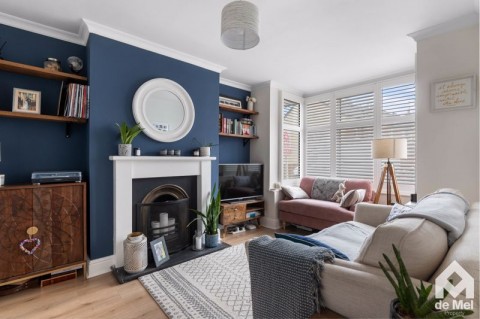 View Full Details for Fairfield Avenue, Leckhampton - EAID:deMelProperty, BID:de Mel Property