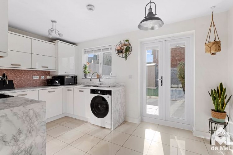 Images for Planets Lane, Hatherley