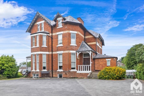 View Full Details for London Road, Charlton Kings, Cheltenham, GL52 - EAID:deMelProperty, BID:de Mel Property