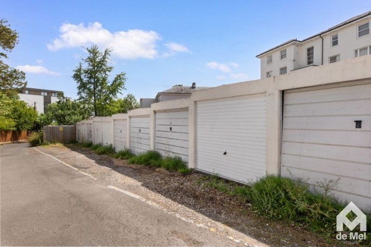 Images for Oakhurst Court, Parabola Road OLD LISTING