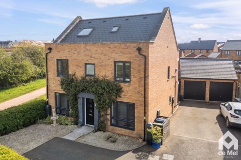 View Full Details for Cape Ruby Close, Bishops Cleeve - EAID:deMelProperty, BID:de Mel Property