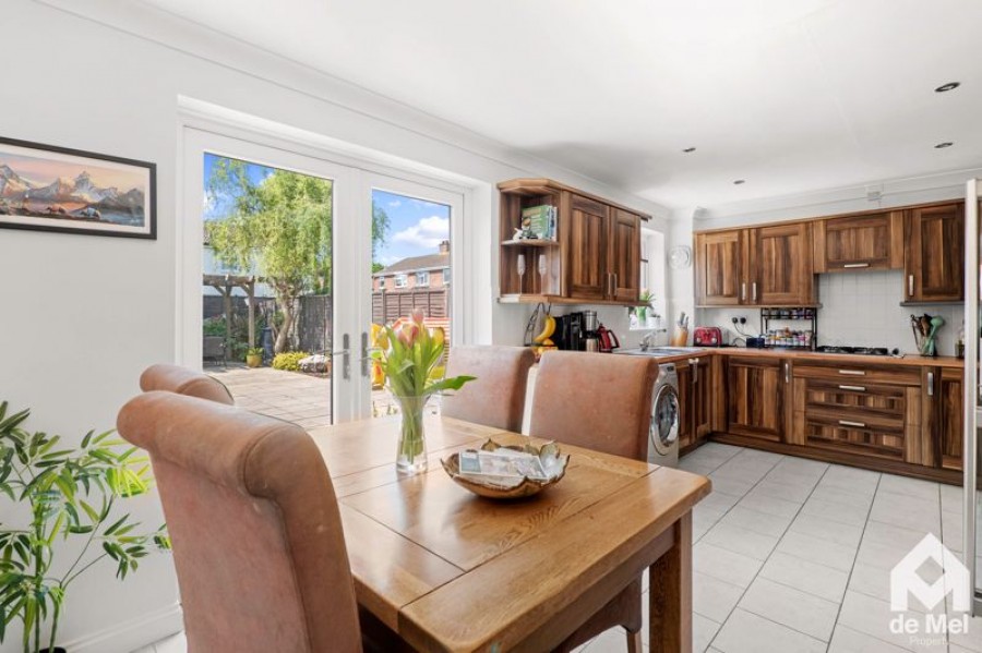 Images for Cornmeadow Drive, Cheltenham