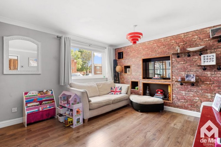 Images for Cornmeadow Drive, Cheltenham
