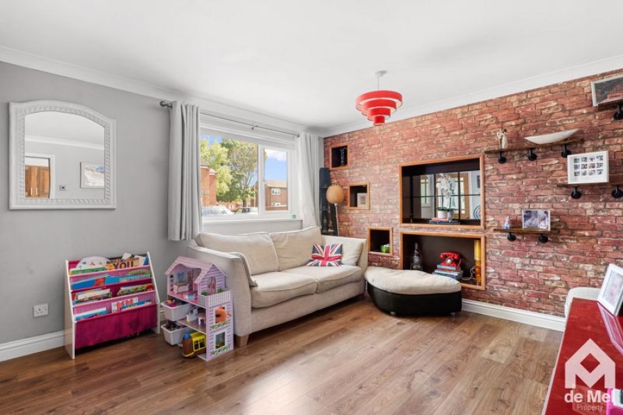 Images for Cornmeadow Drive, Cheltenham