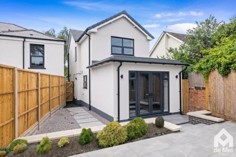 View Full Details for Gloucester Road, Cheltenham - EAID:deMelProperty, BID:de Mel Property
