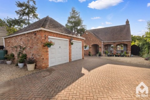 View Full Details for Alcester Road, Harvington, Evesham - EAID:deMelProperty, BID:de Mel Property