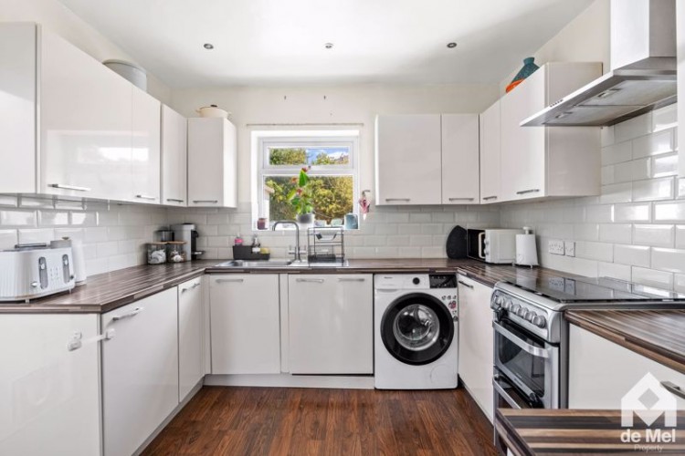 Images for Kingsmead Avenue, Cheltenham, Gloucestershire