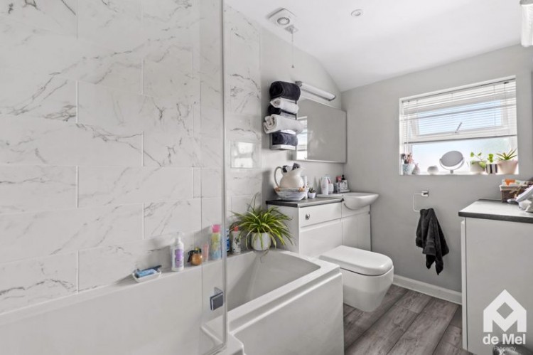 Images for 4 Grayston Close, Tewksbury