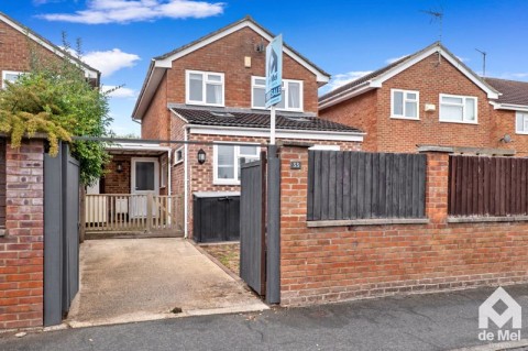 View Full Details for Roman Hackle Avenue, Wymans Brook, Cheltenham, GL50 - EAID:deMelProperty, BID:de Mel Property