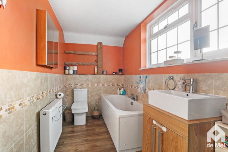 Images for Southam Fields Farm, Meadoway, Bishops Cleeve, Chletenham, GL52