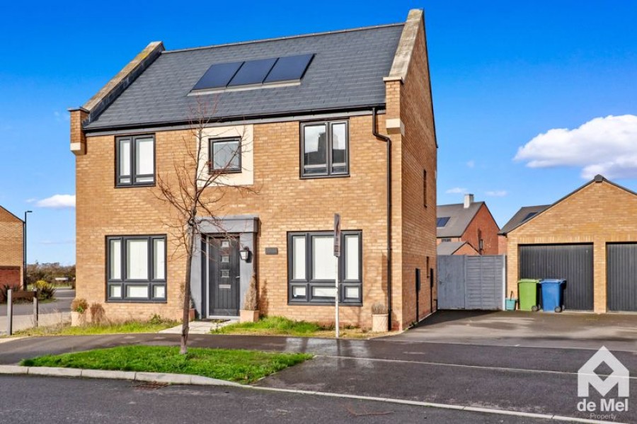 Images for Sapphire Road, Bishops Cleeve, Cheltenham, GL52