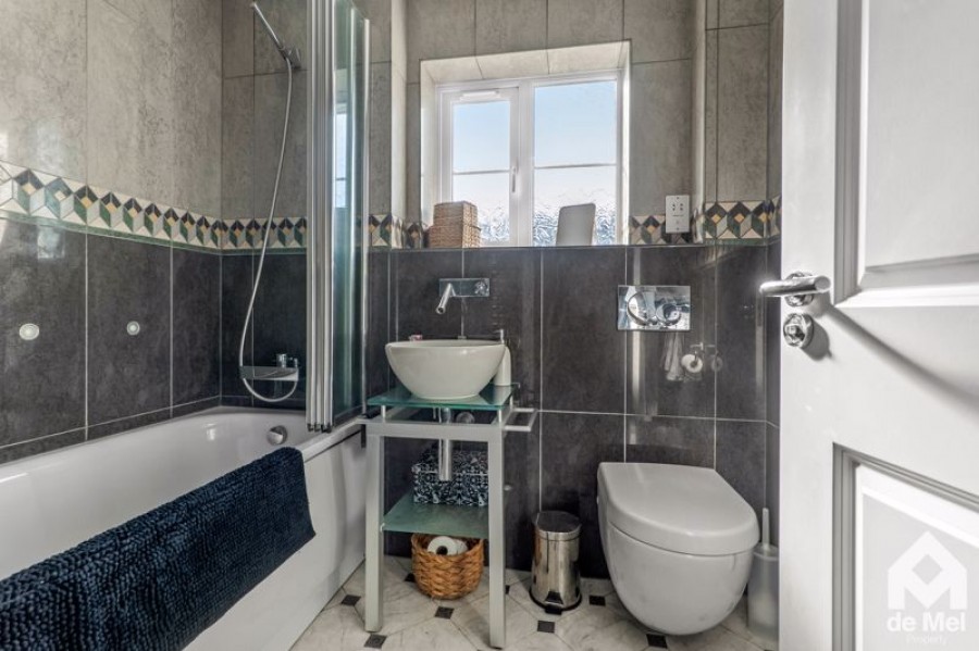 Images for Knapps Crescent, Woodmancote