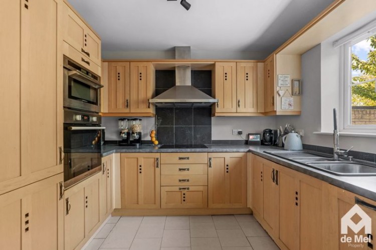 Images for Knapps Crescent, Woodmancote