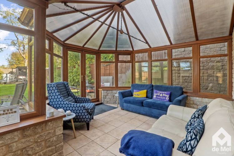 Images for Knapps Crescent, Woodmancote