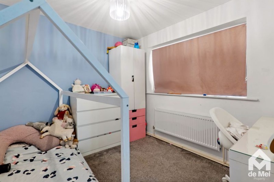 Images for Oak Gardens, Bredon