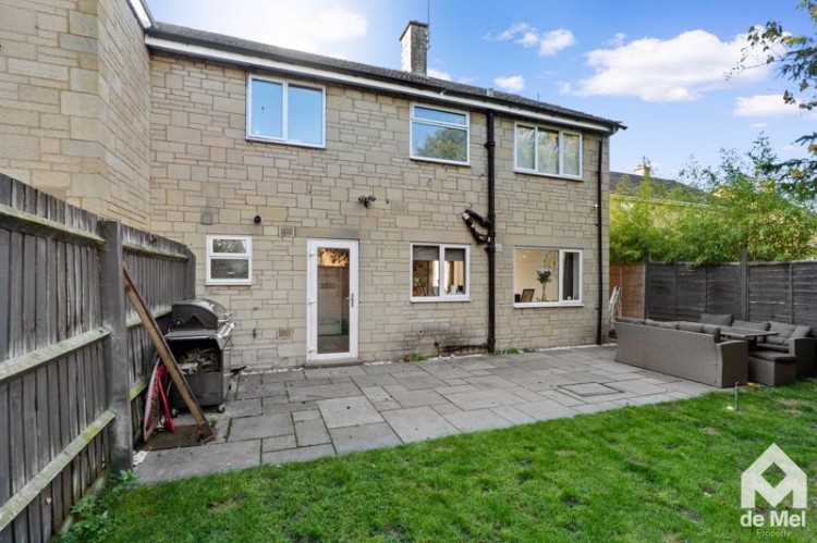 Images for Oak Gardens, Bredon