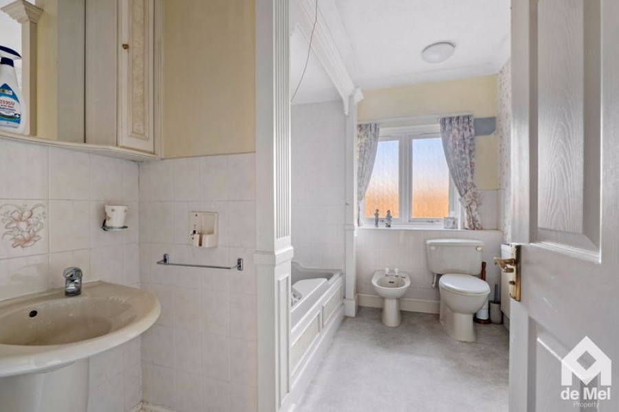 Images for Gilders Paddock, Bishops Cleeve, Cheltenham, GL52