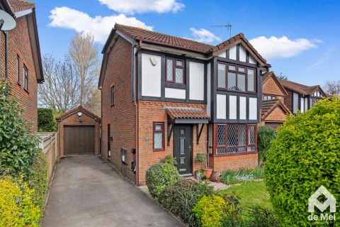 View Full Details for Lyndley Chase, Bishops Cleeve - EAID:deMelProperty, BID:de Mel Property