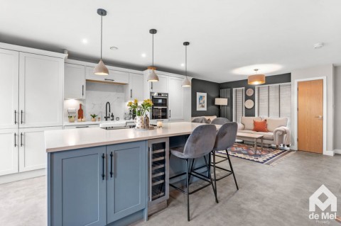 View Full Details for Fairview Road, Cheltenham, Gloucestershire, GL52 - EAID:deMelProperty, BID:de Mel Property