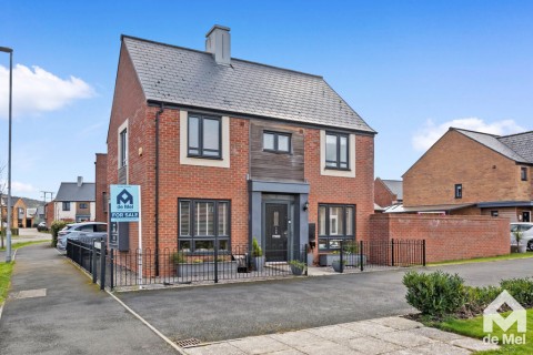 View Full Details for Sapphire Road, Bishops Cleeve, GL52 - EAID:deMelProperty, BID:de Mel Property