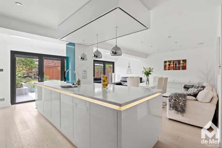 Images for Vilverie Mead, Bishops Cleeve, Cheltenham