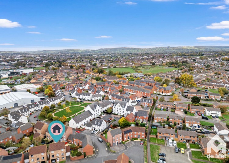 Images for Kingfisher Drive, Cheltenham