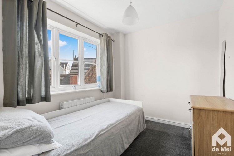 Images for Kingfisher Drive, Cheltenham