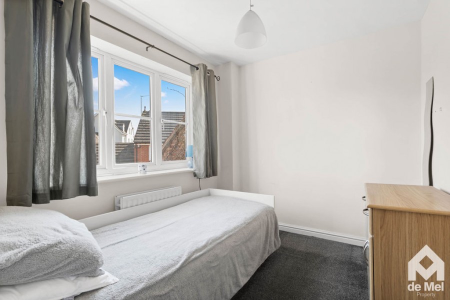 Images for Kingfisher Drive, Cheltenham