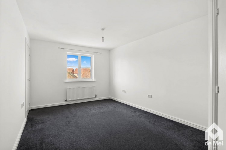 Images for Kingfisher Drive, Cheltenham