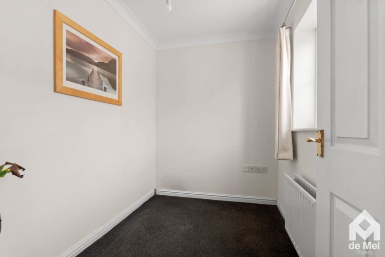 Images for Kingfisher Drive, Cheltenham