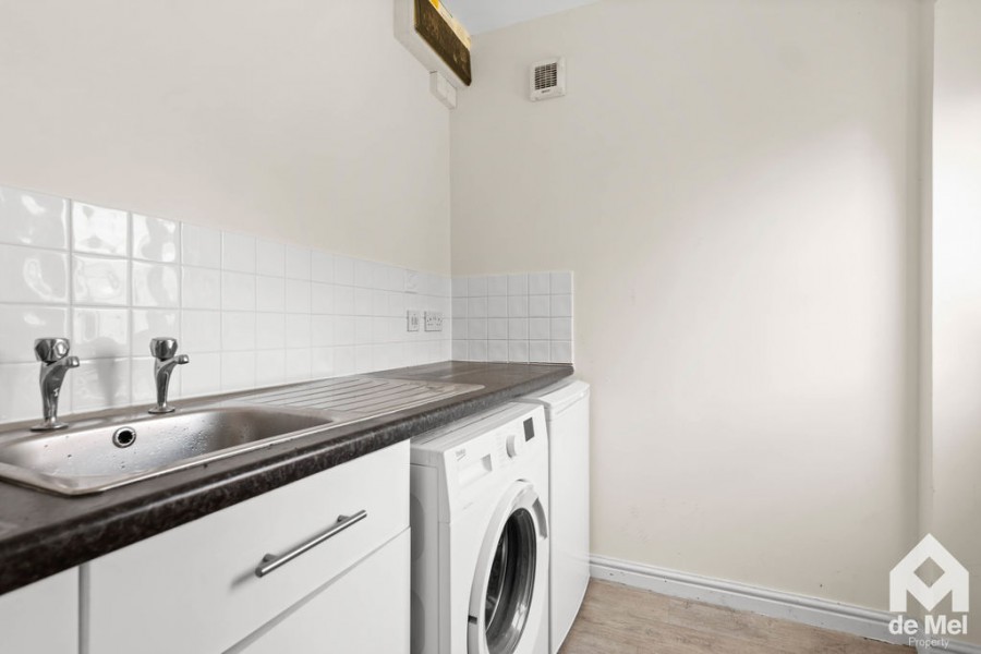 Images for Kingfisher Drive, Cheltenham