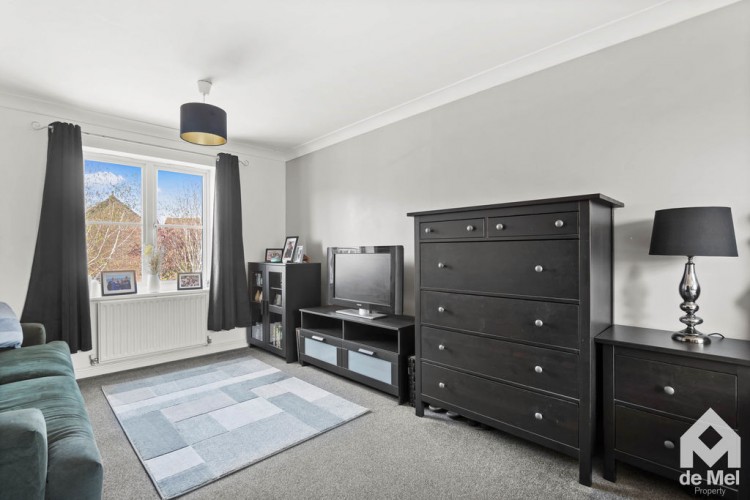 Images for Kingfisher Drive, Cheltenham