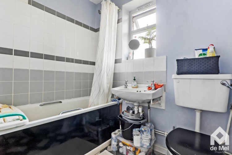 Images for Lee Close, Cheltenham