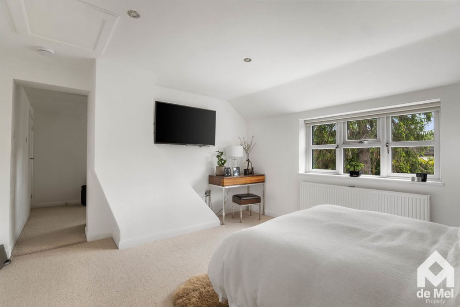 Images for Teddington, Tewkesbury