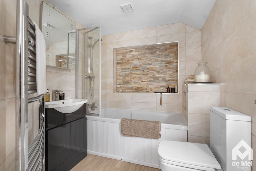 Images for Teddington, Tewkesbury