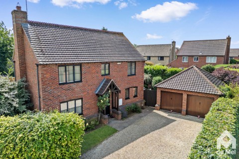 View Full Details for Stoke Park Close, Bishops Cleeve, Cheltenham - EAID:deMelProperty, BID:de Mel Property